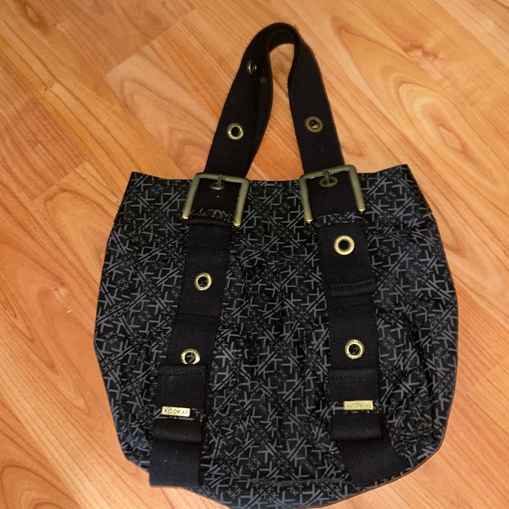 KOOK AI PLEATED TOTE.